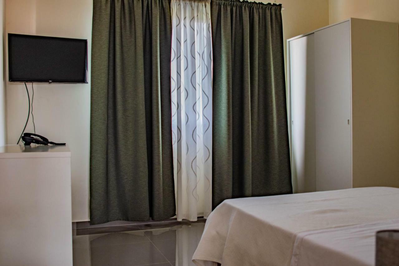 Hotel Vitoria เซาโตเม ภายนอก รูปภาพ