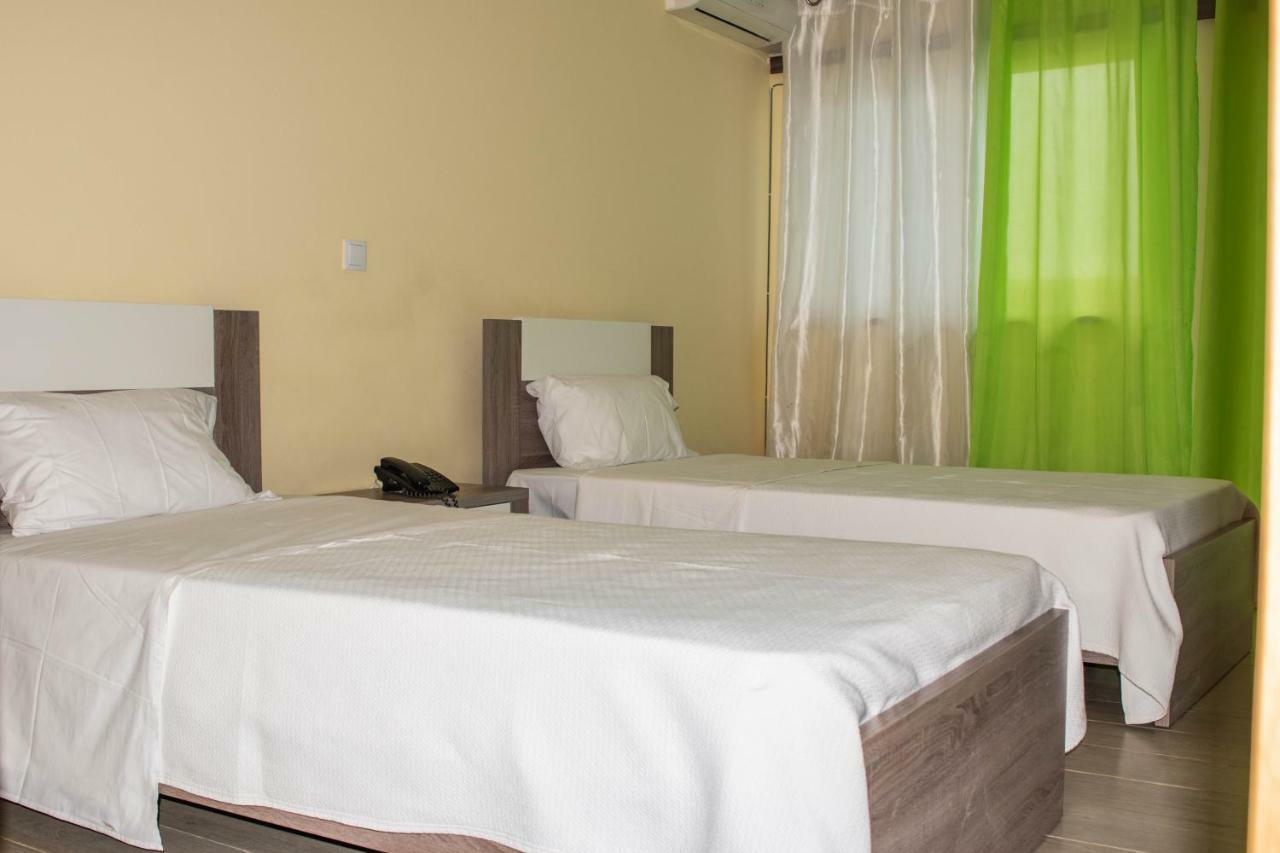 Hotel Vitoria เซาโตเม ภายนอก รูปภาพ